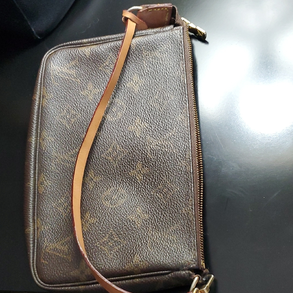 Louis Vuitton Monogram Pochette